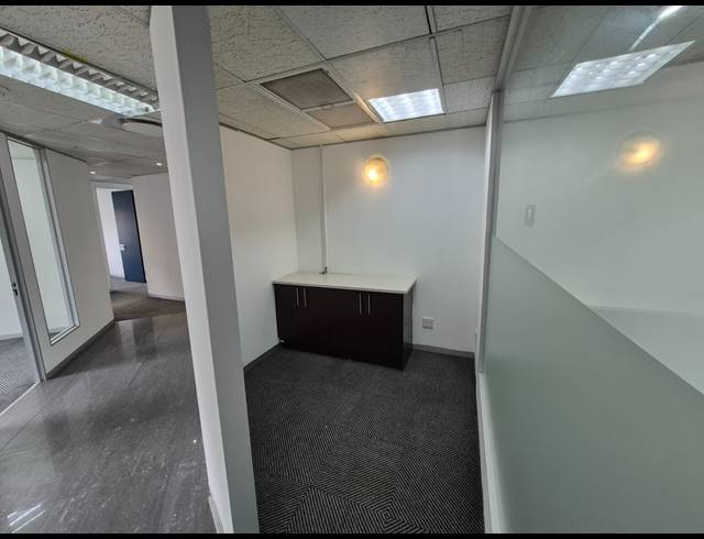 499M² OFFICE TO LET IN SUNNINGHILL